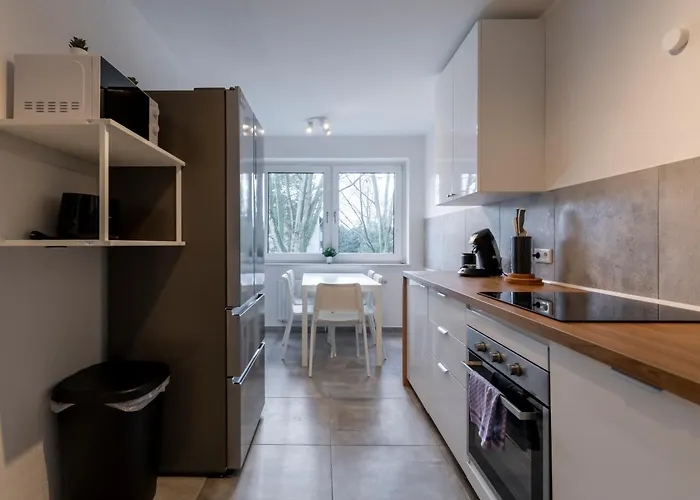 Budgetroom Modernes Mit 3 Schlafzimmern Apartament *