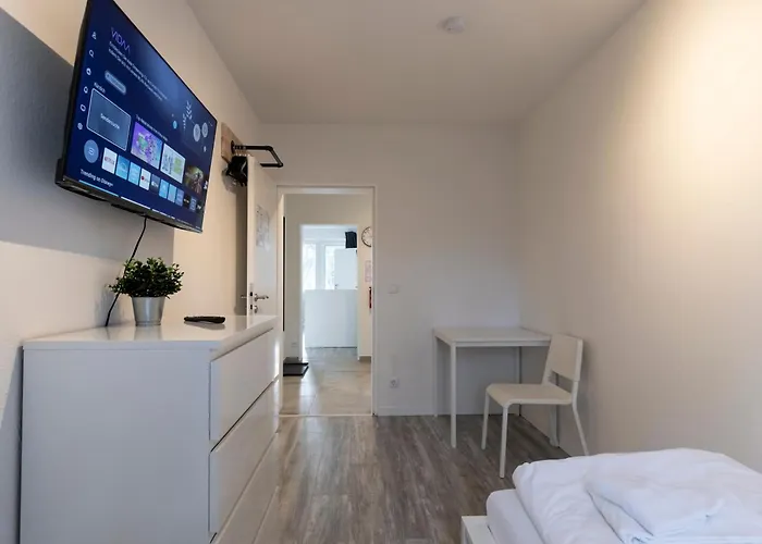 Budgetroom Modernes Mit 3 Schlafzimmern Gladbeck